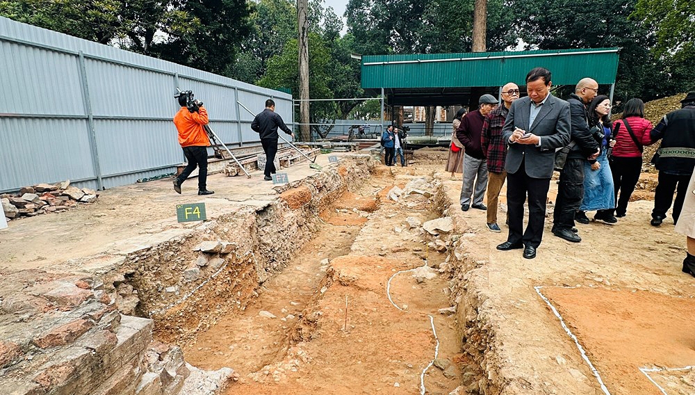Largest architectural foundations discovered at Thang Long Imperial Citadel